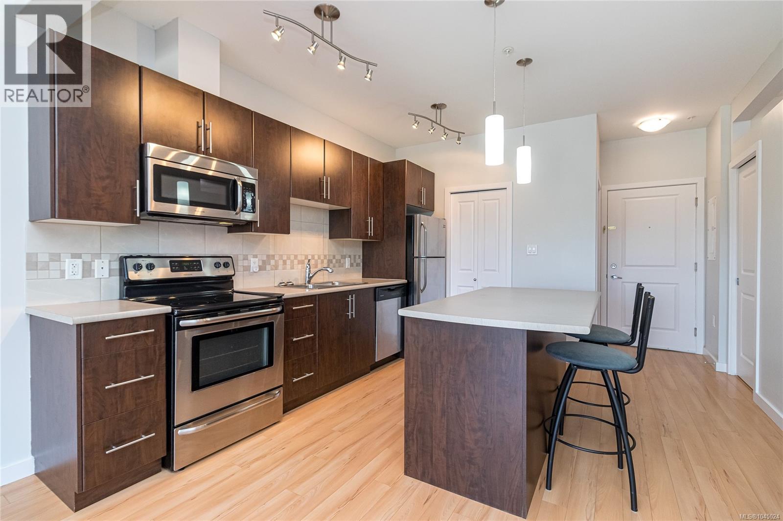 #408 3240 Jacklin Rd - 10