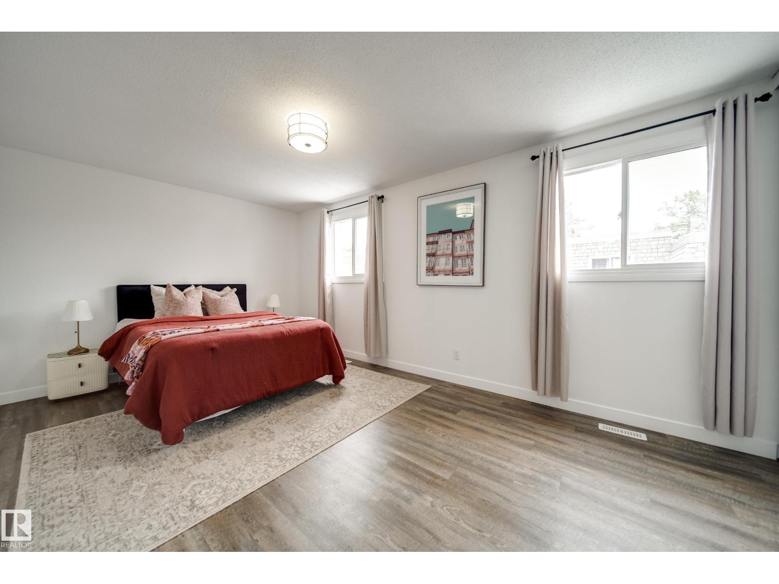 521 VILLAGE ON THE GREEN GR NW - 21