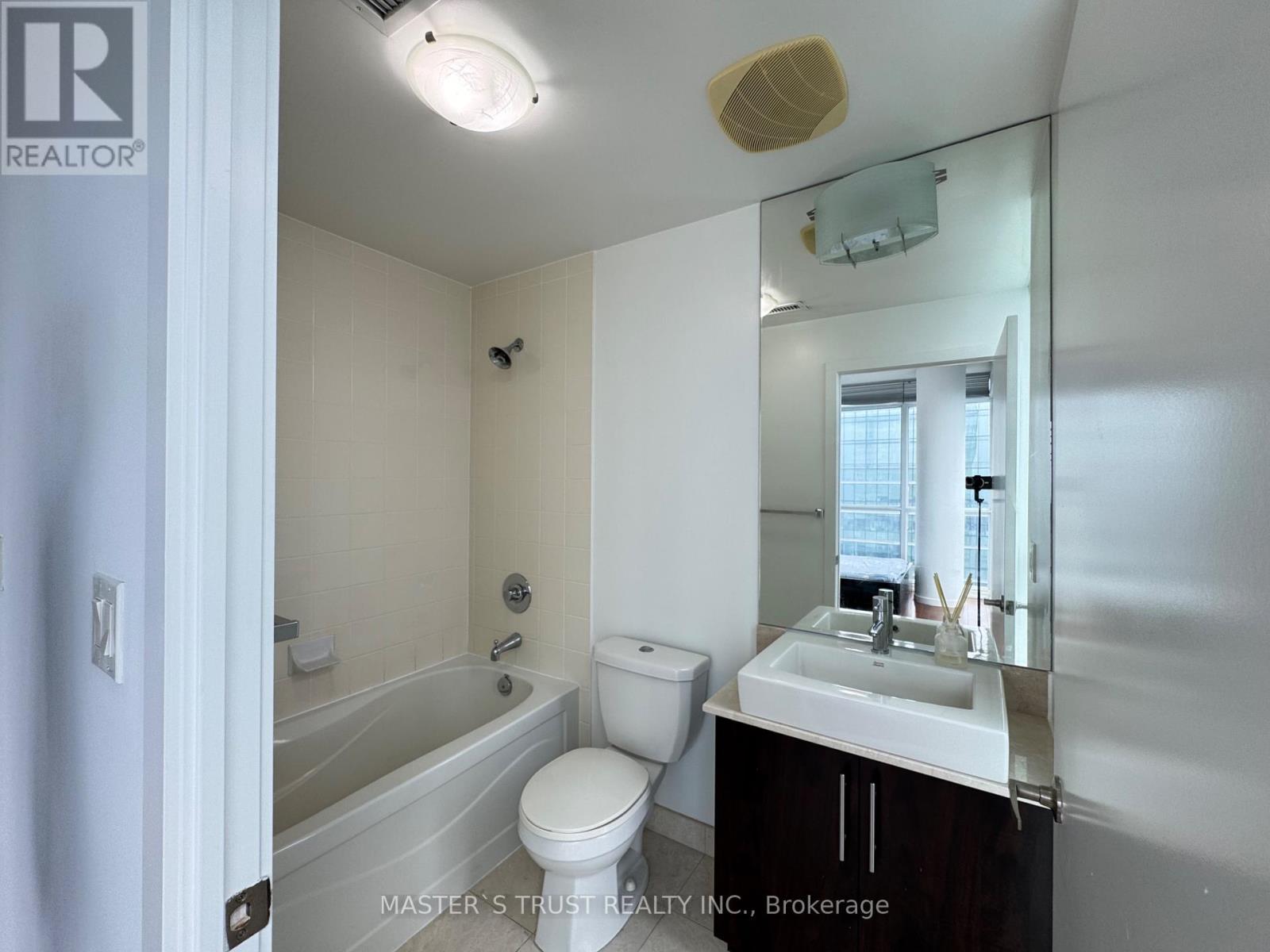 #4502 65 BREMNER BOULEVARD - 11