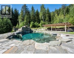 Living room - 6580 Highway 6, Ymir, BC V0G2K0 Photo 10