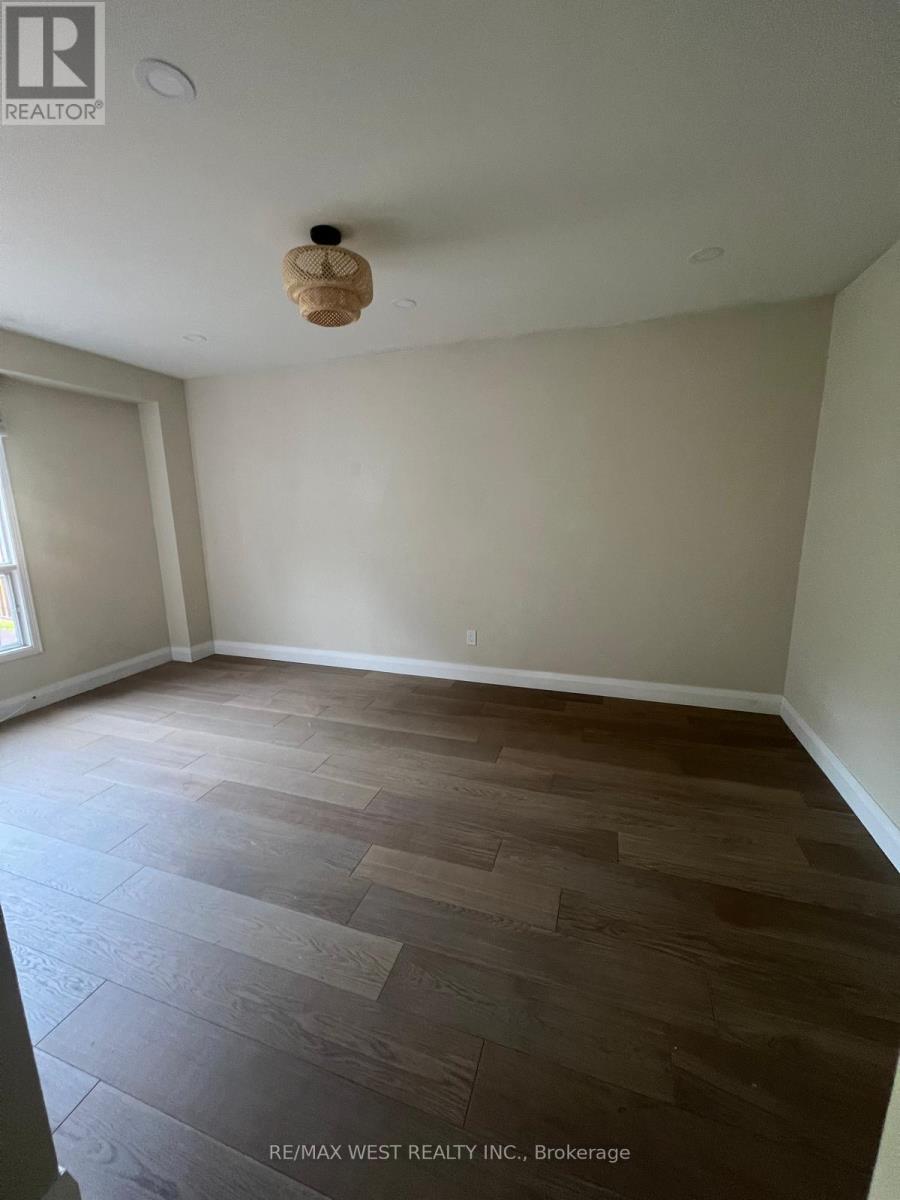 51 MOORCREST DRIVE - 8