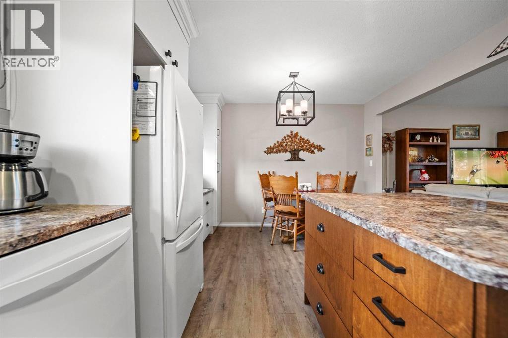 4504 66 Street Close - Image 17
