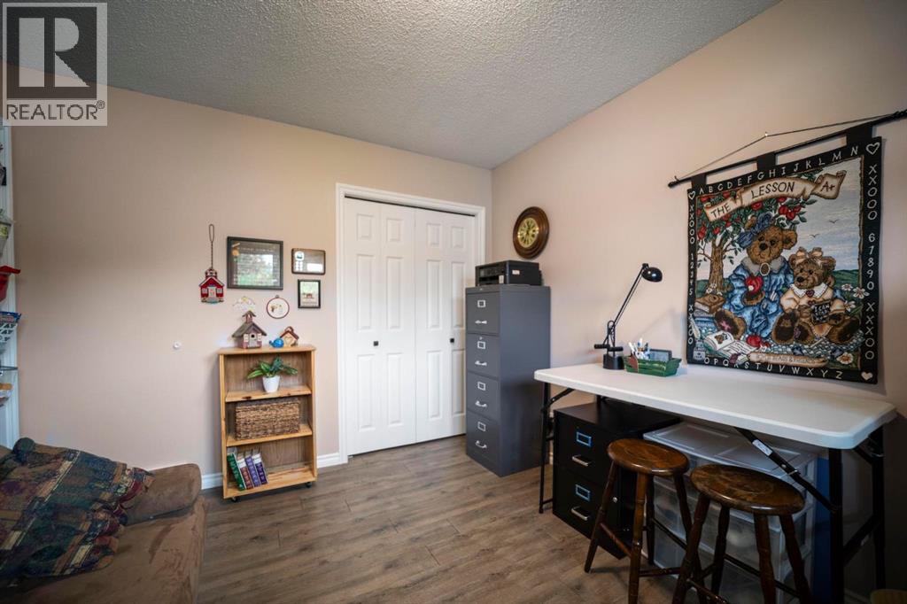 4504 66 Street Close - Image 20