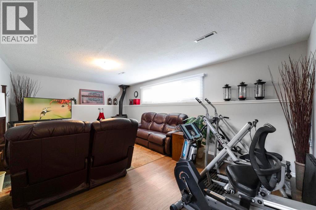 4504 66 Street Close - Image 24