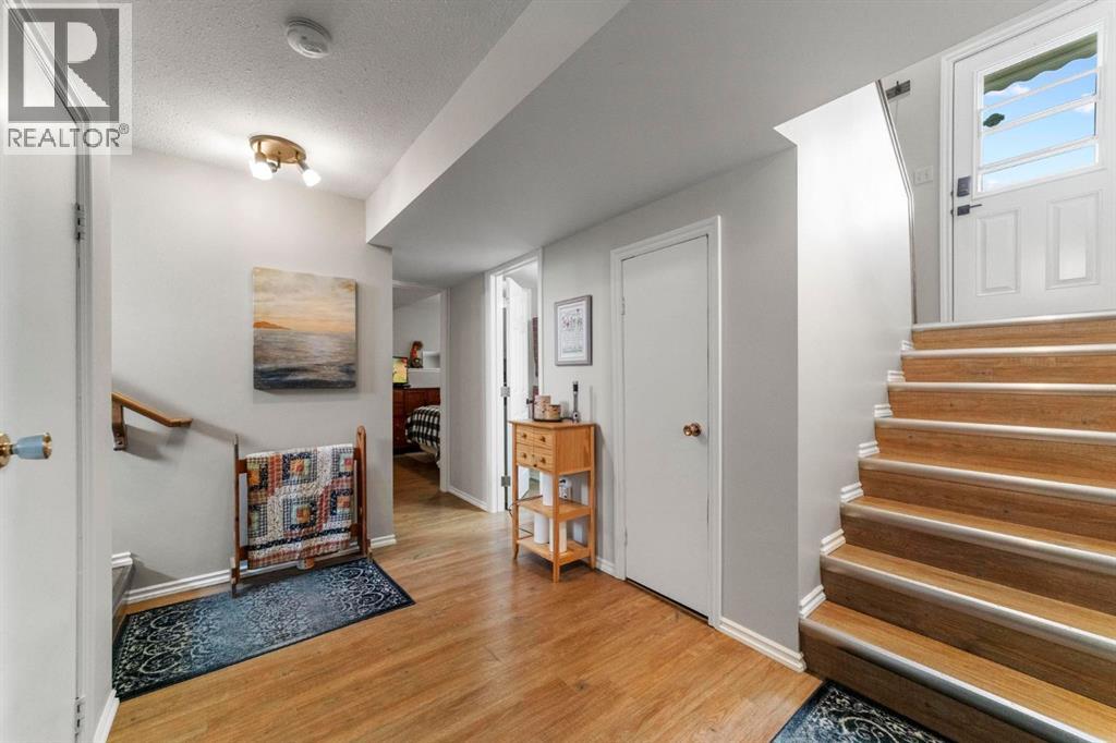 4504 66 Street Close - Image 29