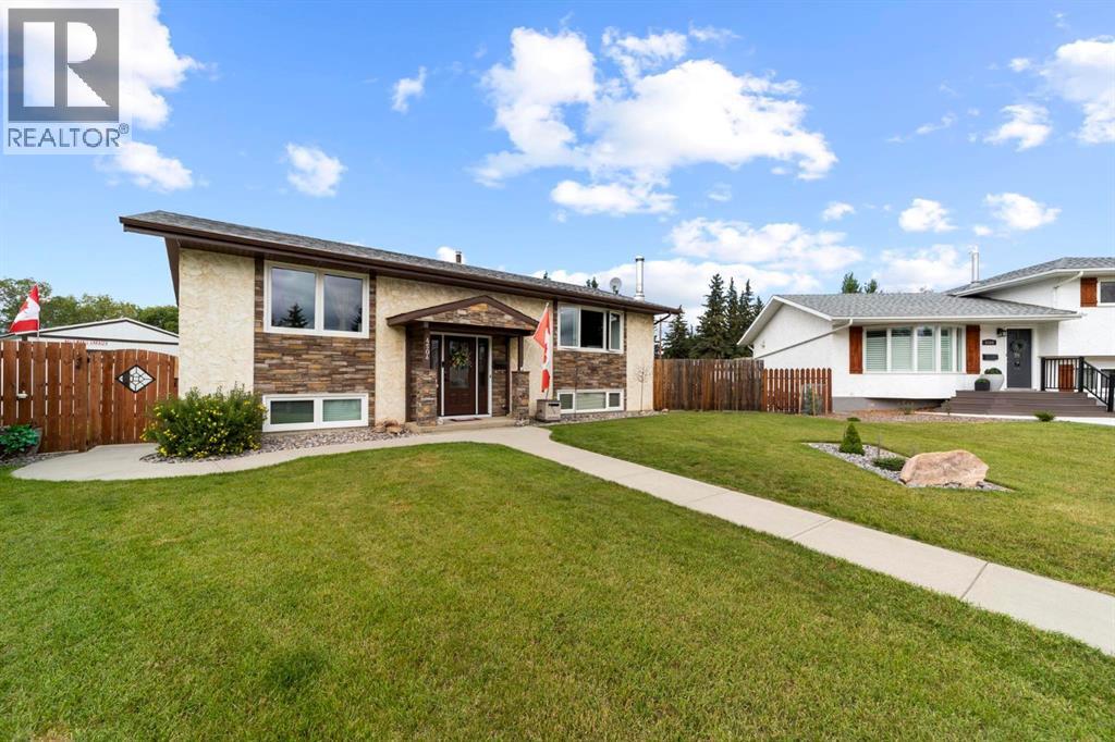 4504 66 Street Close - 36