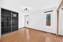 323 Inkster Garden Drive, Winnipeg, MB R2R2R4 Photo 17