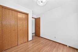 323 Inkster Garden Drive, Winnipeg, MB R2R2R4 Photo 22