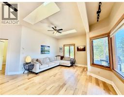 Office - 2186 West Lake Drive, Christina Lake, BC V0H1E2 Photo 8