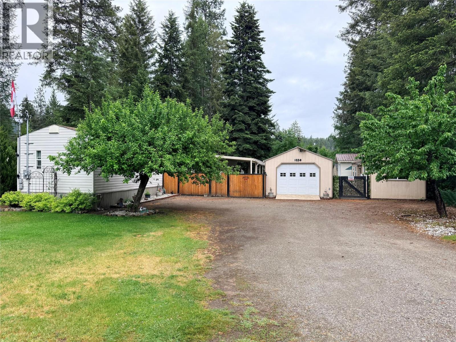 1558 Thompson Road, Christina Lake