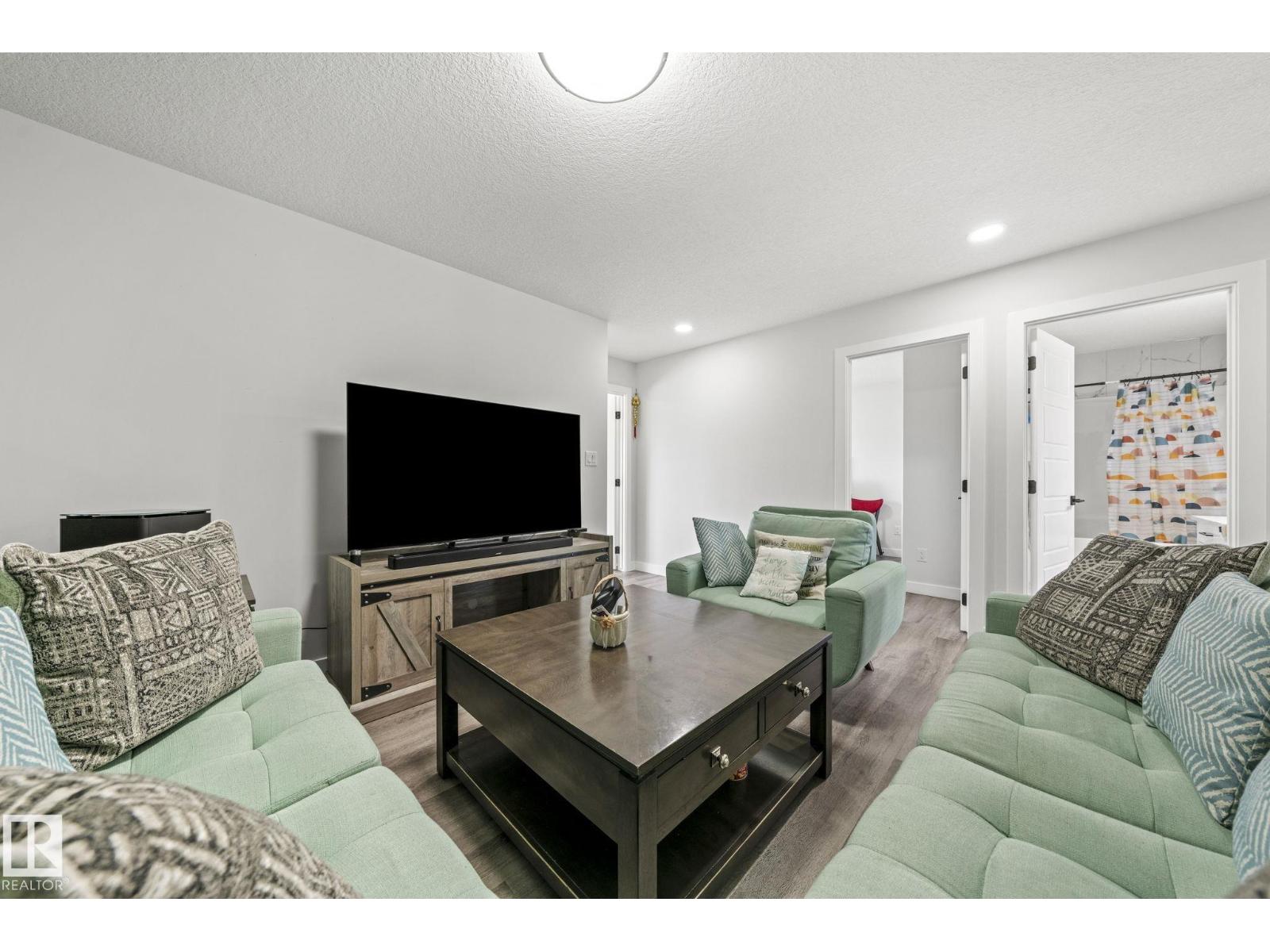 16128 31 AV SW - Image 35