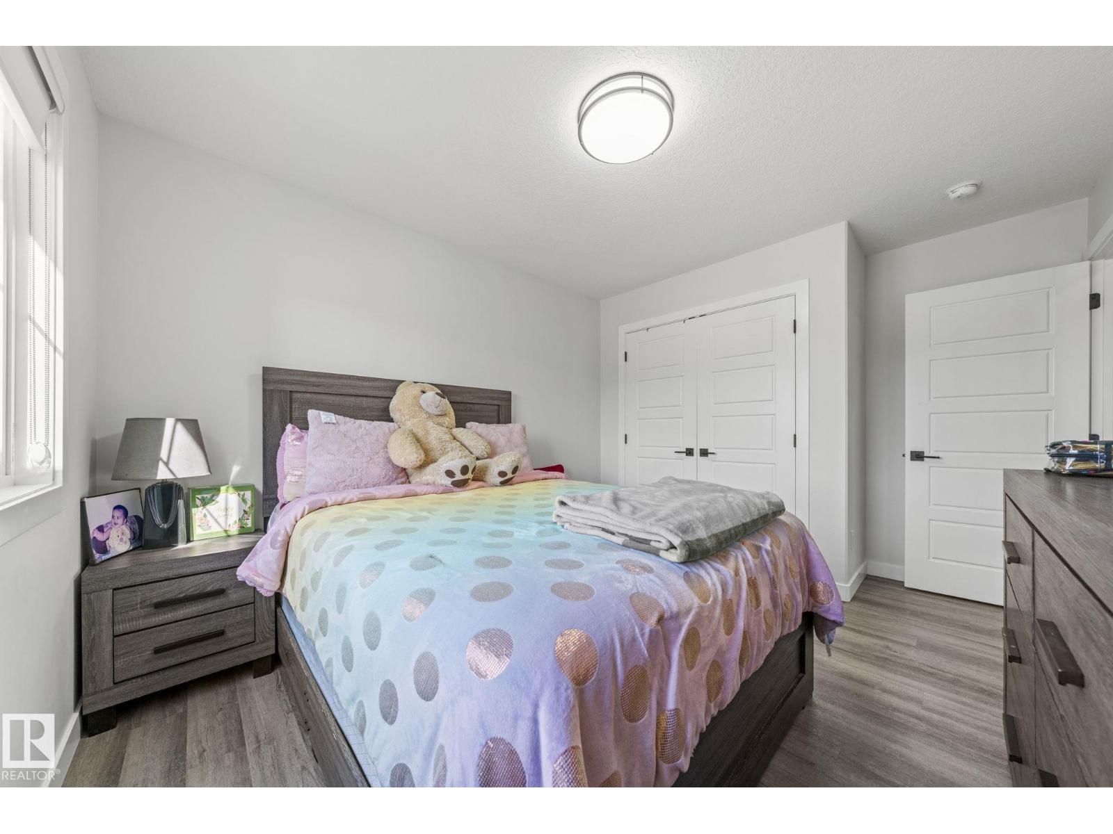 16128 31 AV SW - 38
