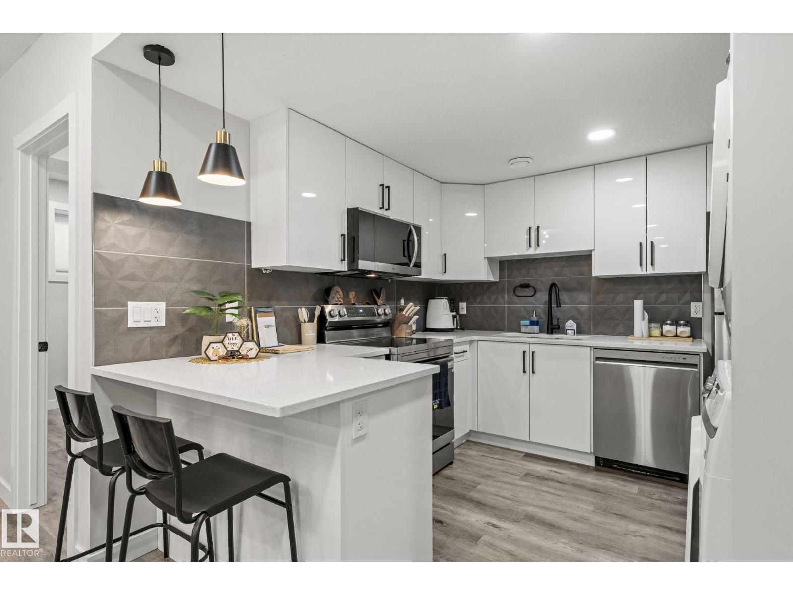 16128 31 AV SW - Image 43