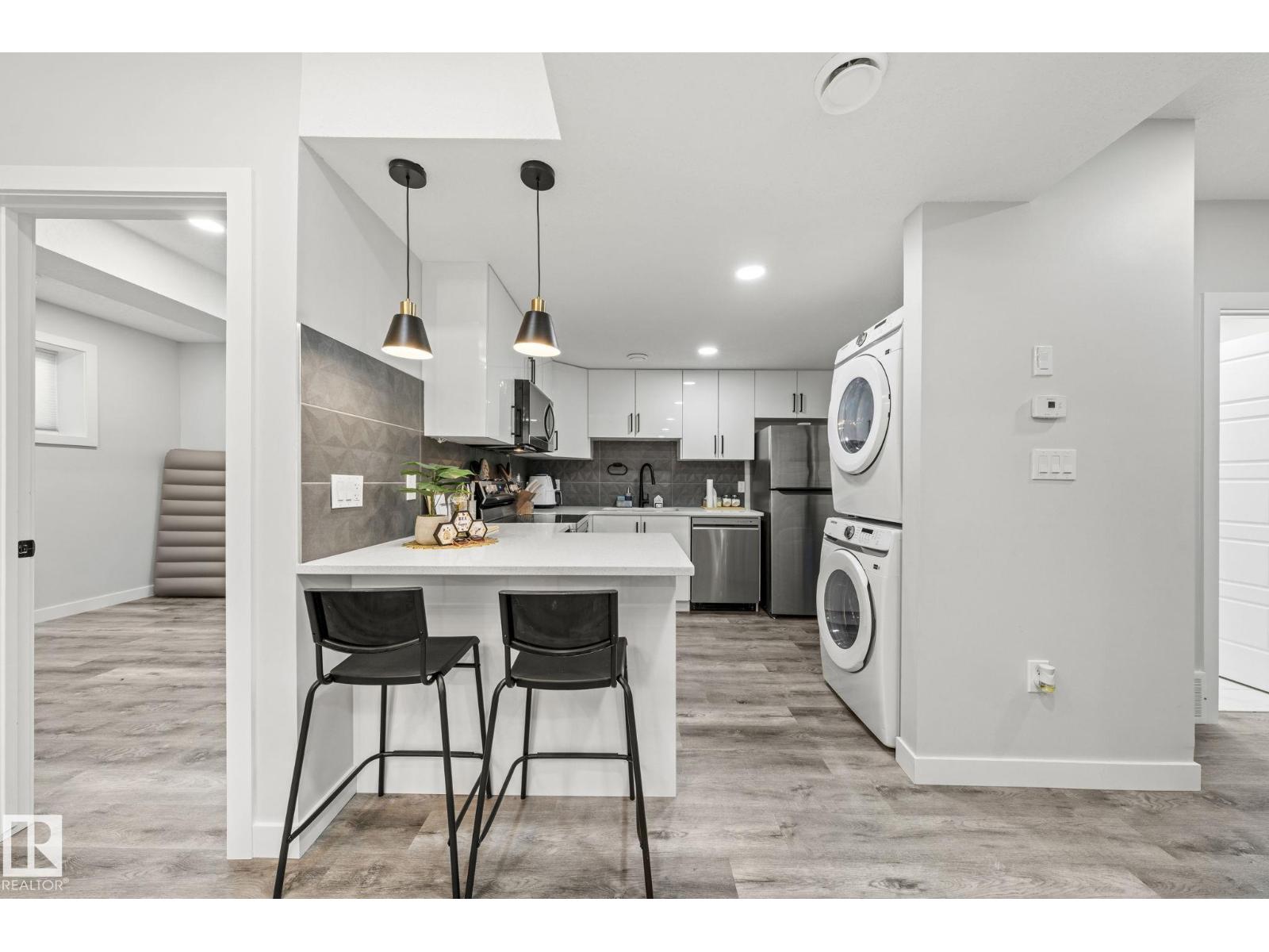 16128 31 AV SW - Image 44