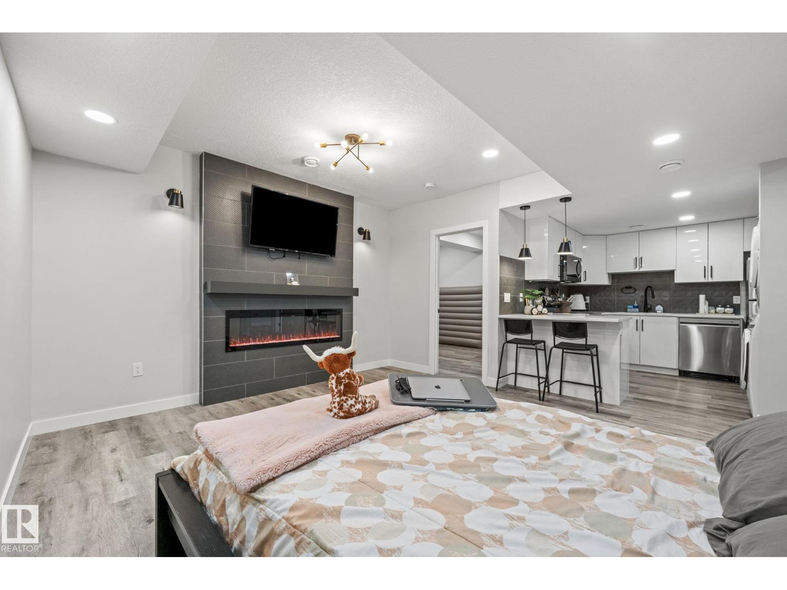 16128 31 AV SW - Image 49
