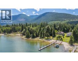 Full bathroom - 664 Ainslie Road, Harrop, BC V1L6P6 Photo 9