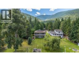 Pantry - 664 Ainslie Road, Harrop, BC V1L6P6 Photo 12