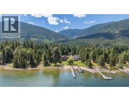 Games room - 664 Ainslie Road, Harrop, BC V1L6P6 Photo 8