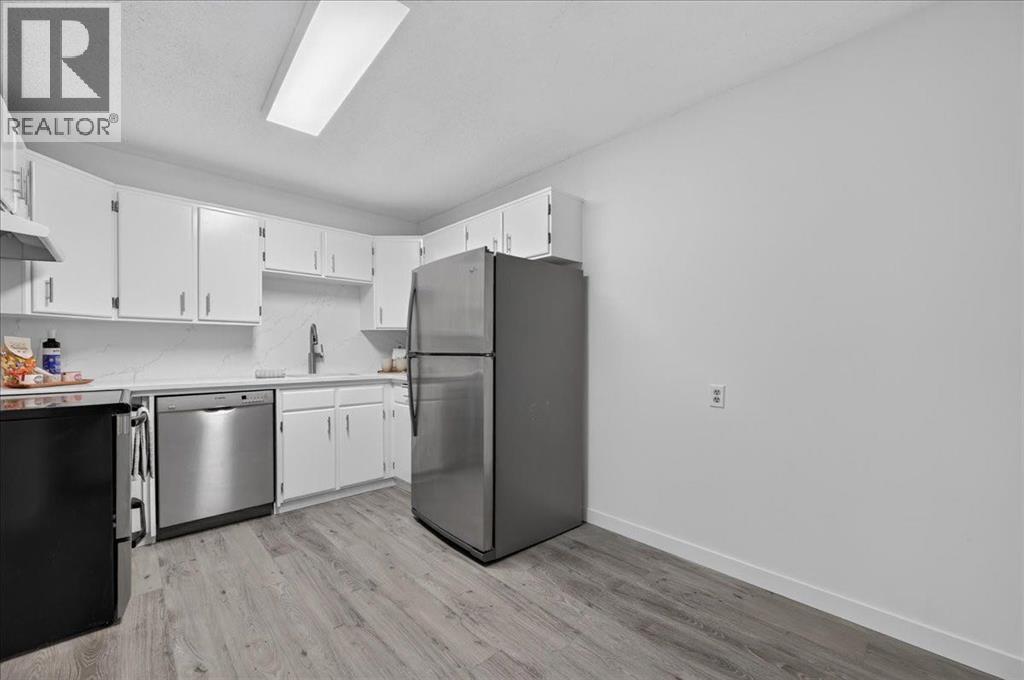 #3106 4001C 49 Street NW - 17