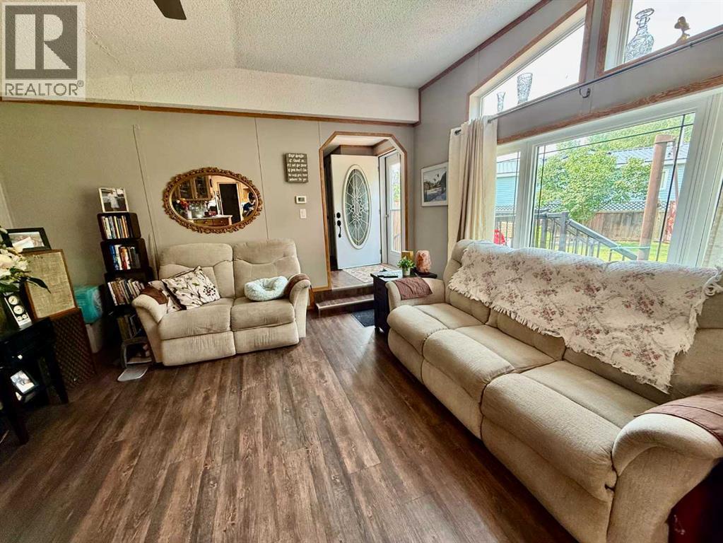 3908 51 Avenue - Image 4