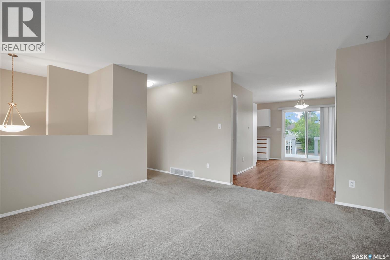 211 Hedley STREET - 5