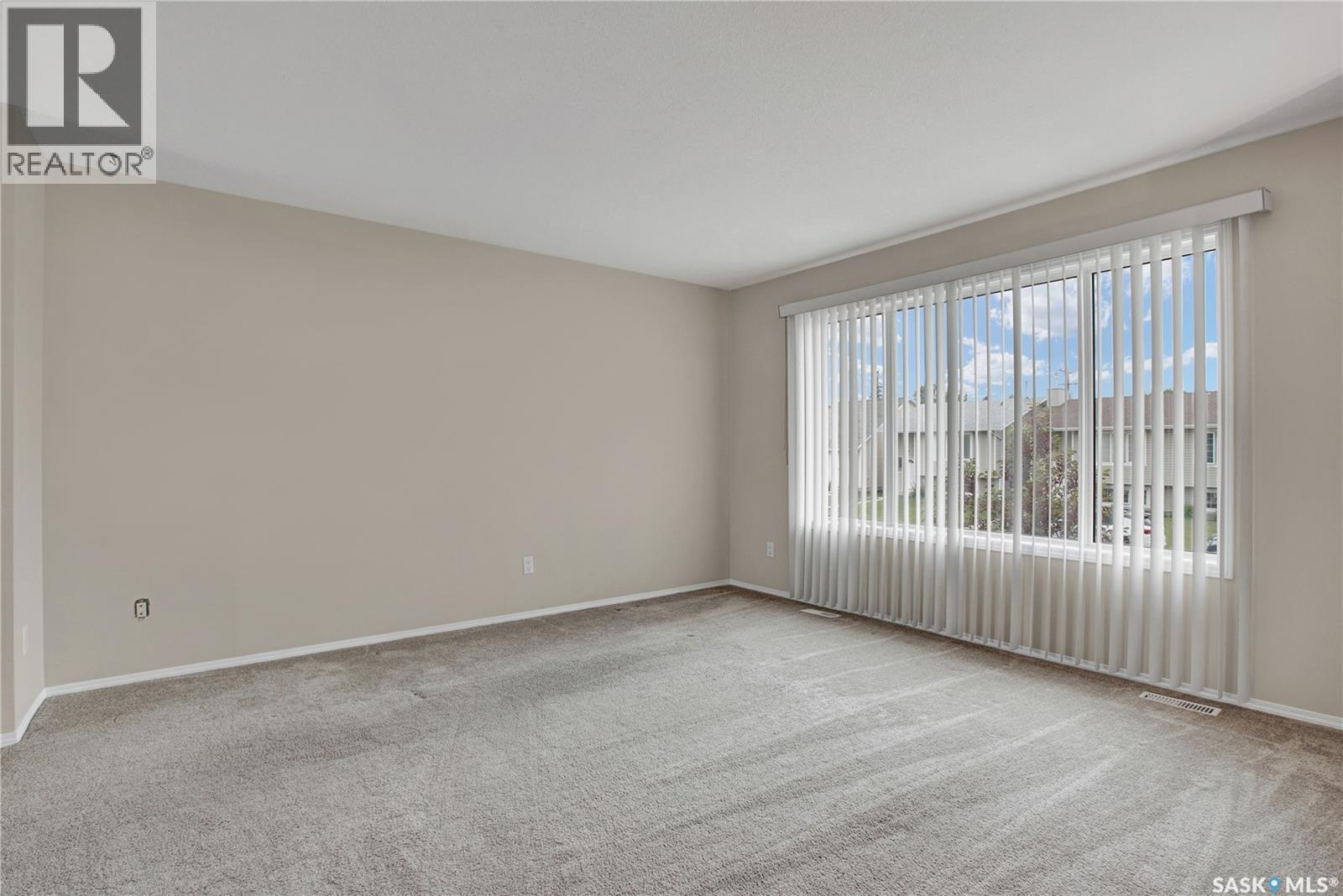 211 Hedley STREET - 4
