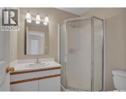 Bedroom - 211 Hedley Street, Saskatoon, SK S7N1Z9 Photo 6