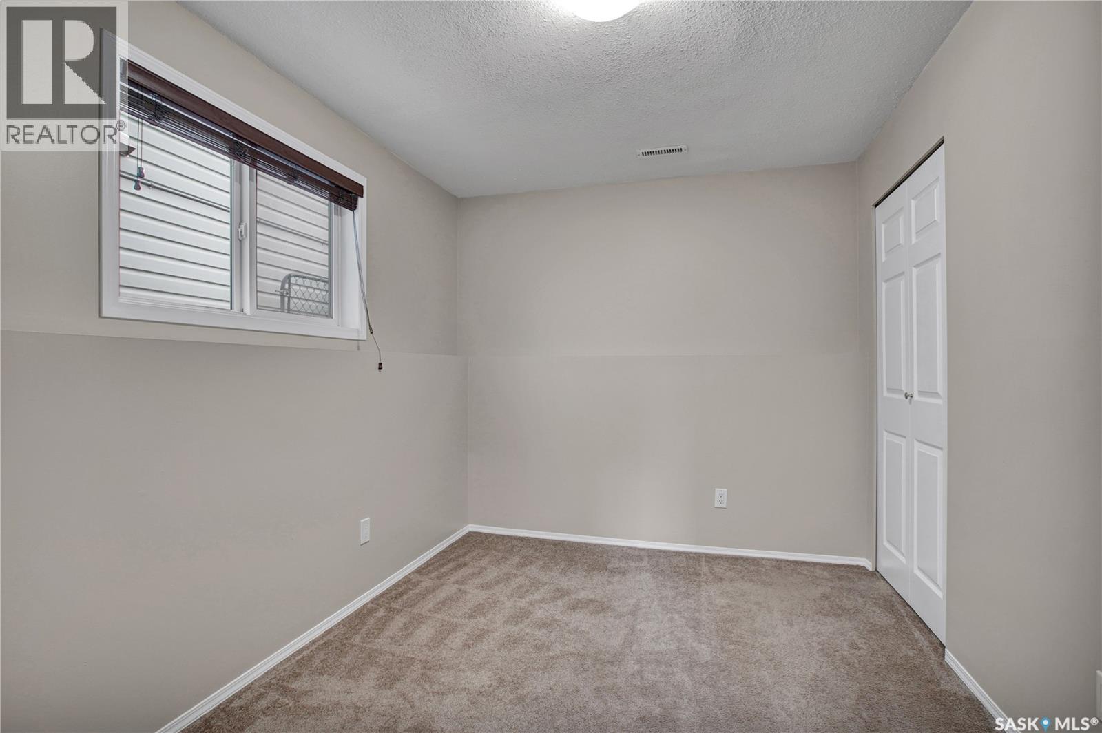 211 Hedley STREET - 16