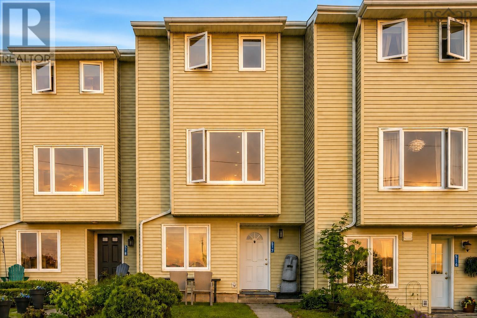 517 Harbour View Crescent