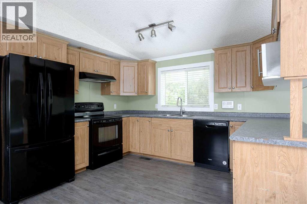 132 Greentree Crescent