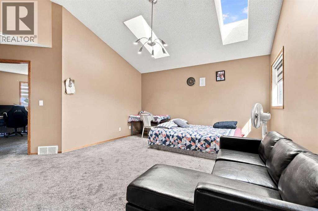 610 Saddlecreek Way NE - 12
