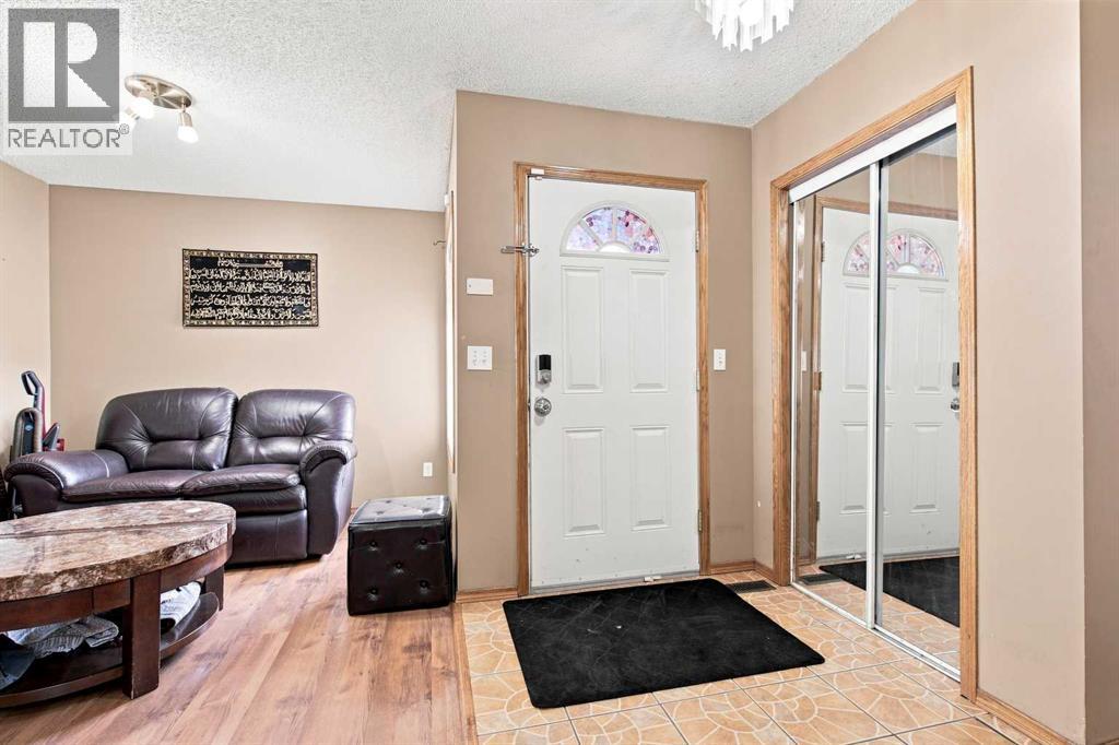 610 Saddlecreek Way NE - 3