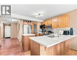 4pc Bathroom - 610 Saddlecreek Way Ne, Calgary, AB T3J4A4 Photo 7