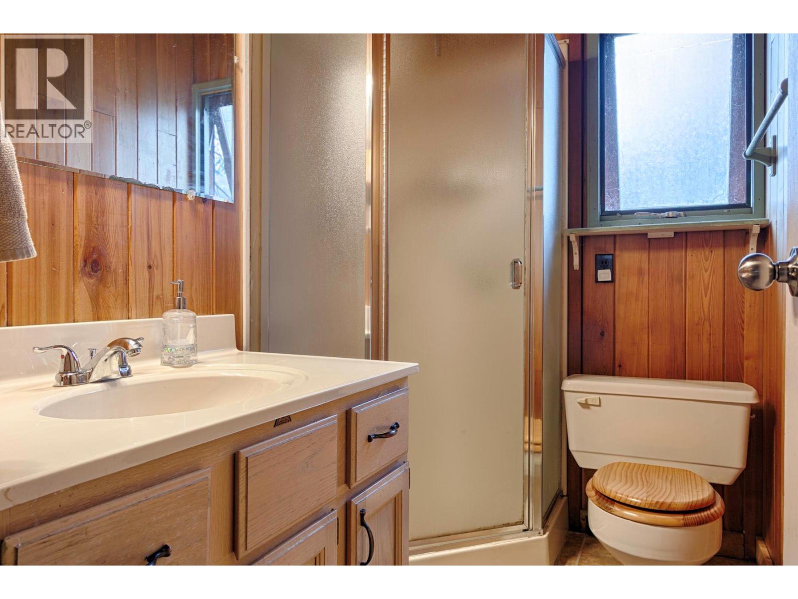 1013 Slocan Street - Image 15