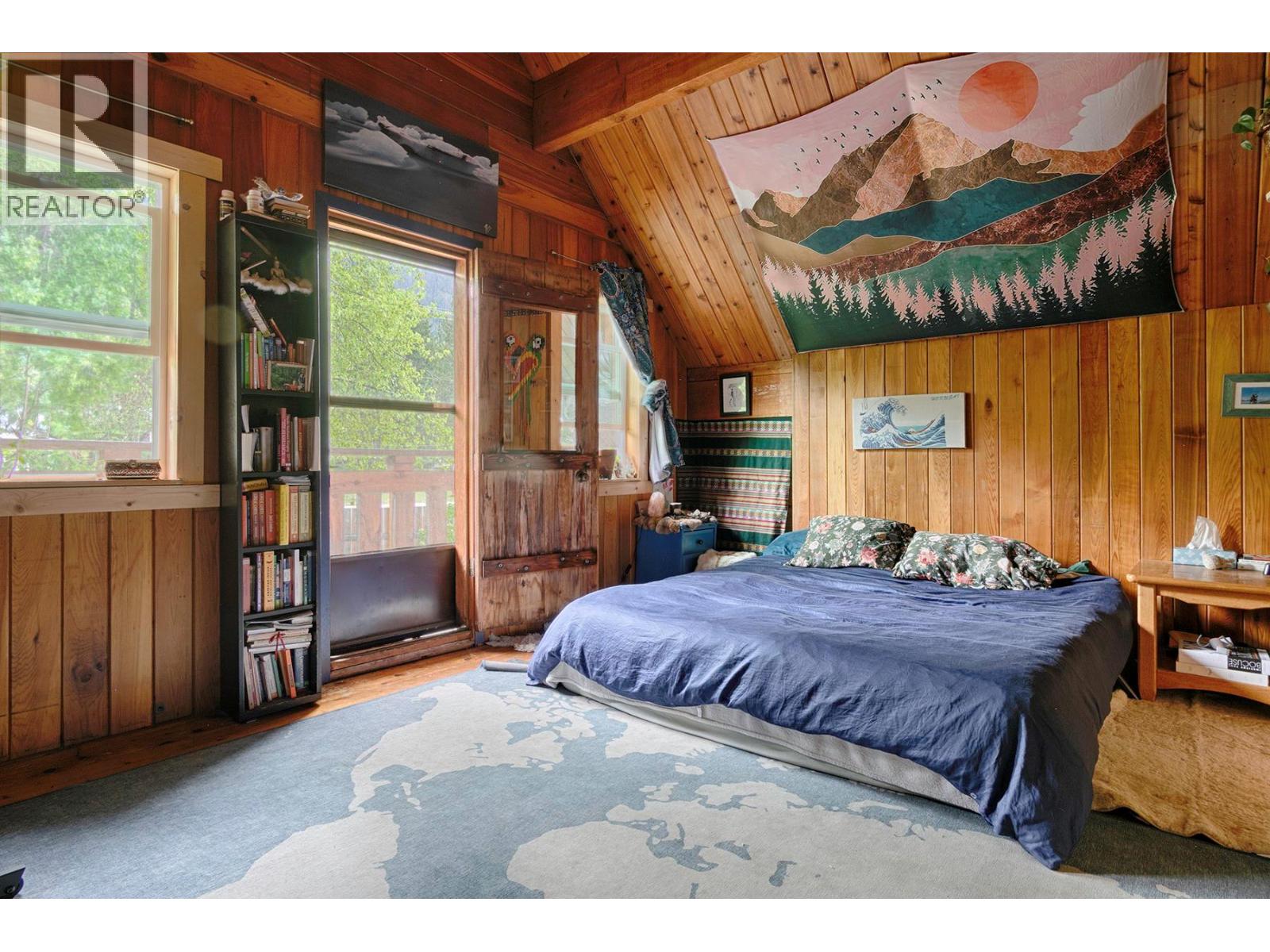 1013 Slocan Street - Image 16