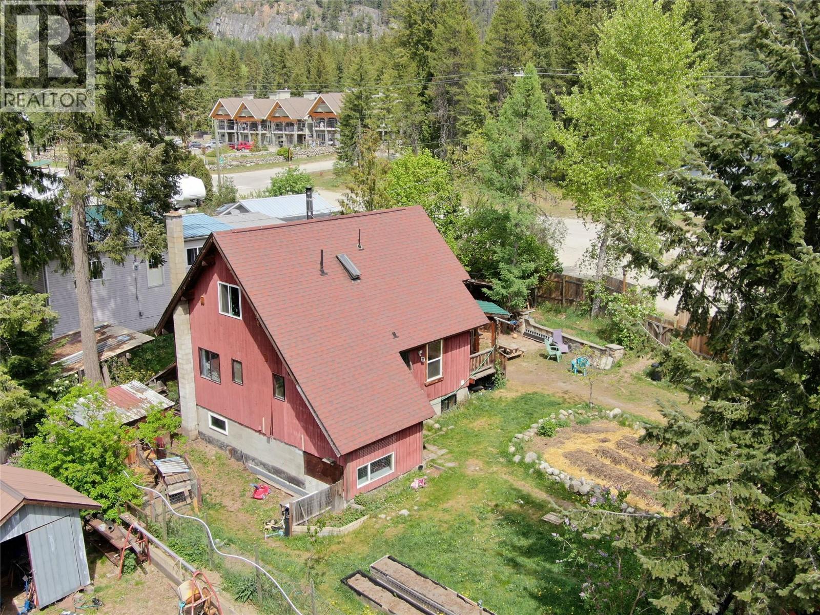 1013 Slocan Street - Image 41