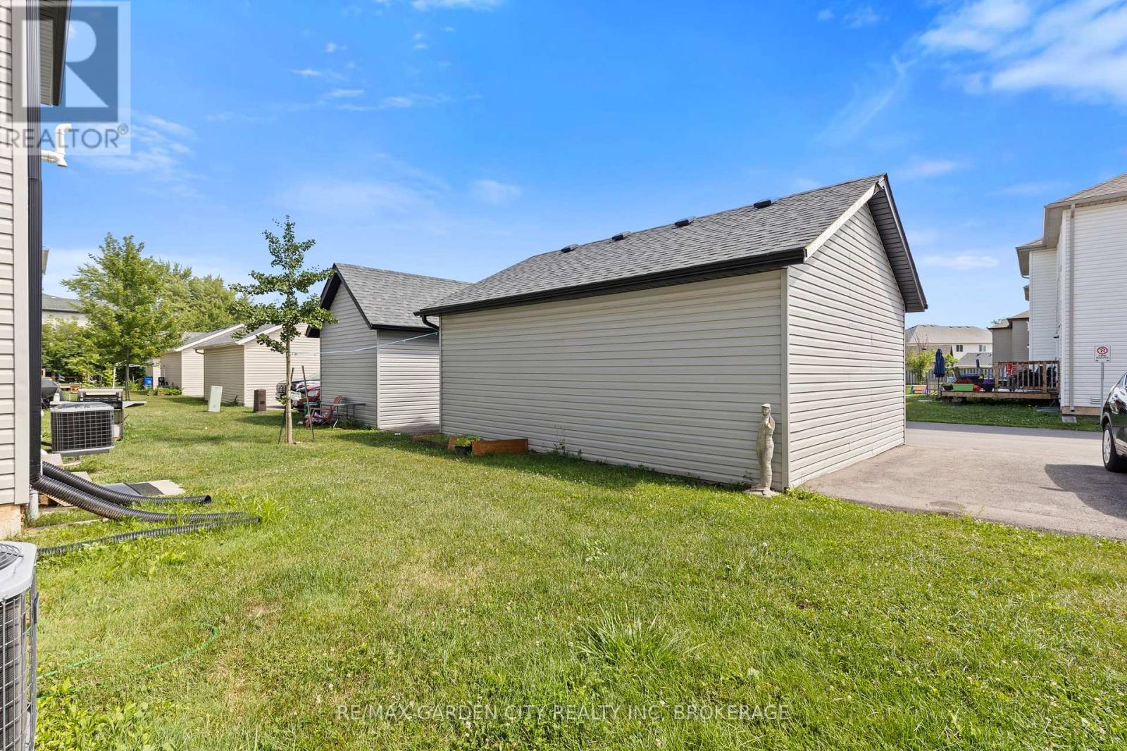 #8 182 BROADWAY LANE - 27