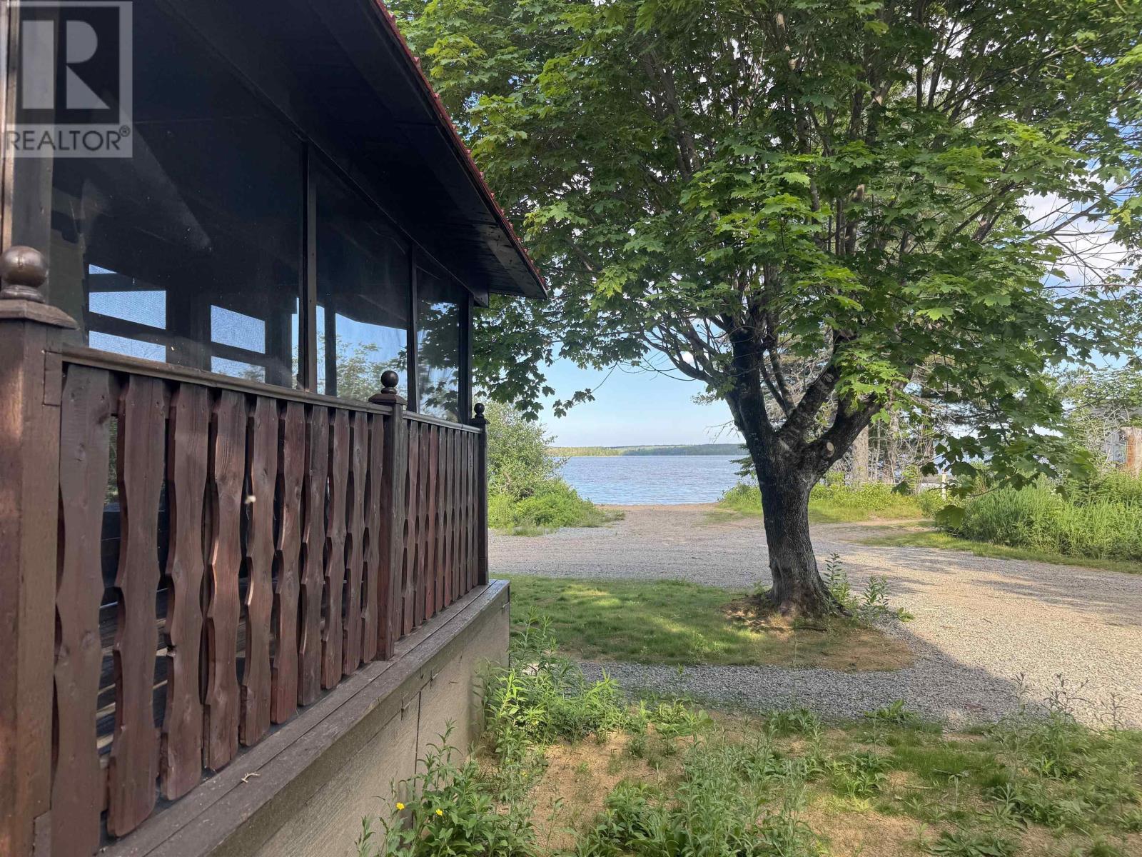 82 Golden River Road - 27