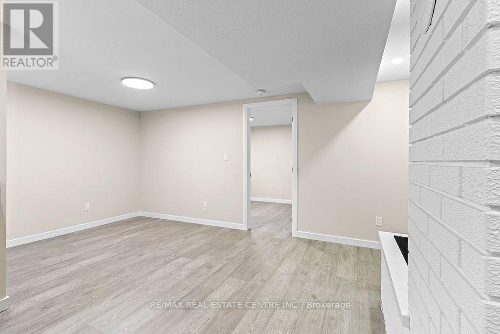 1030 YONGE STREET S - Image 32