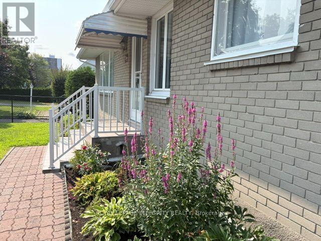 393 SPARTAN AVENUE W - 4