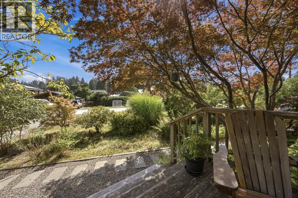271 COCHRANE ROAD, Gibsons — photo 3