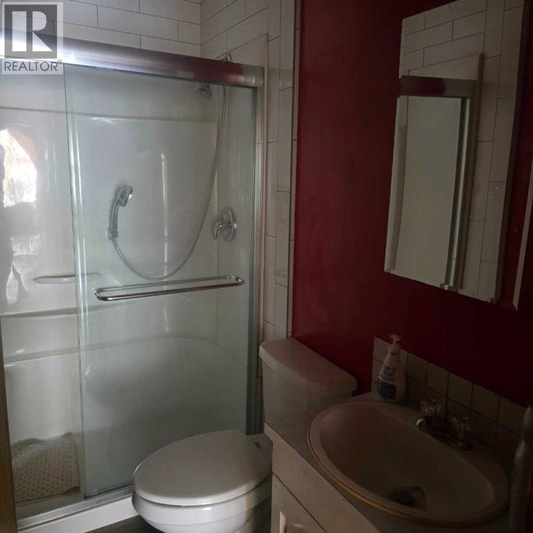 5033 49A Street - Image 6