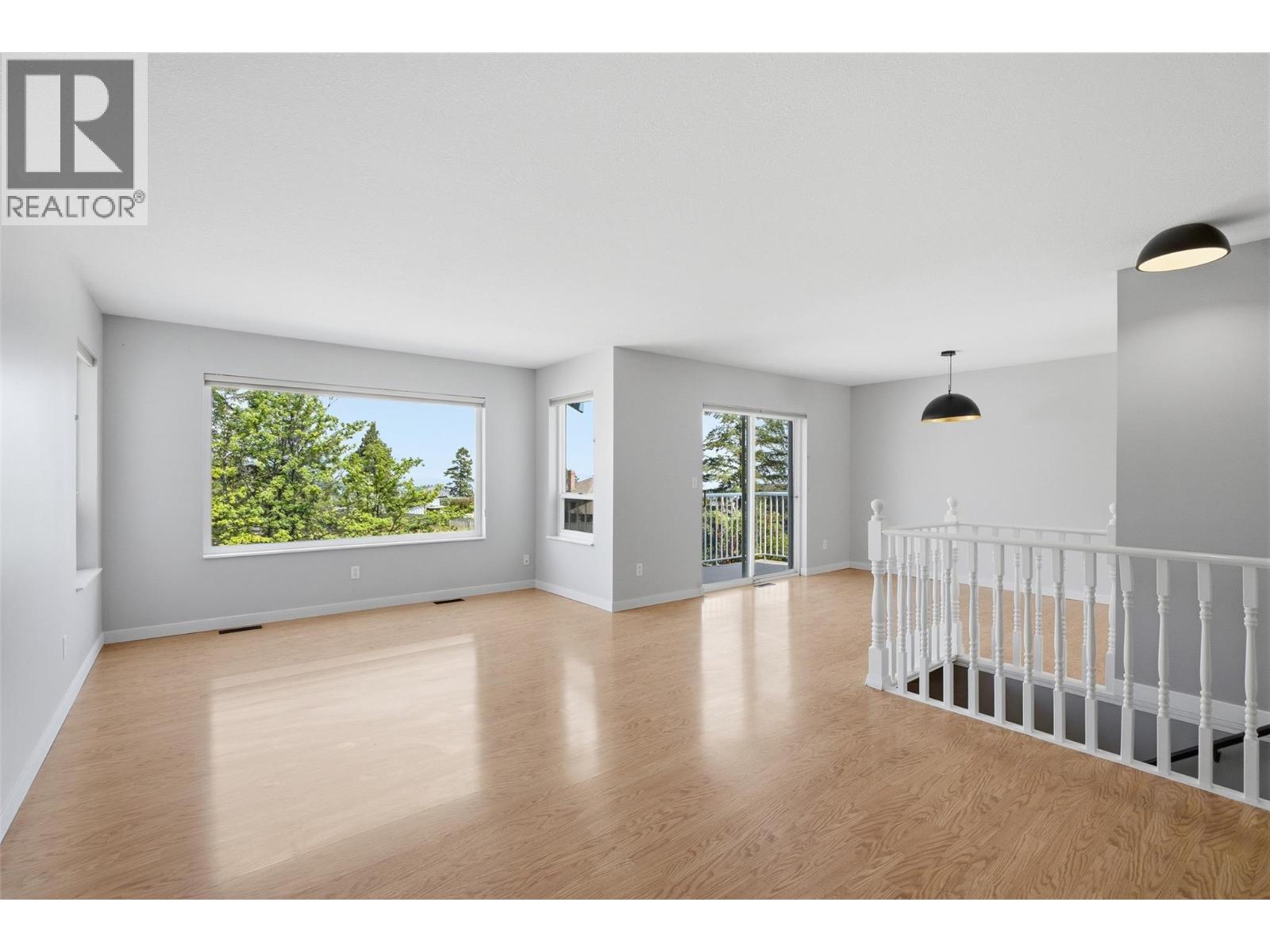 913 GREYSTONE Crescent - 23