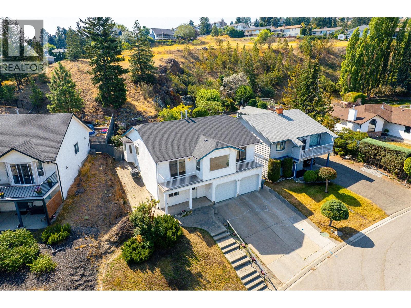 913 GREYSTONE Crescent - Image 54