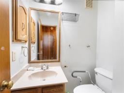 26 Corton Place, Winnipeg, MB R2N1W6 Photo 15