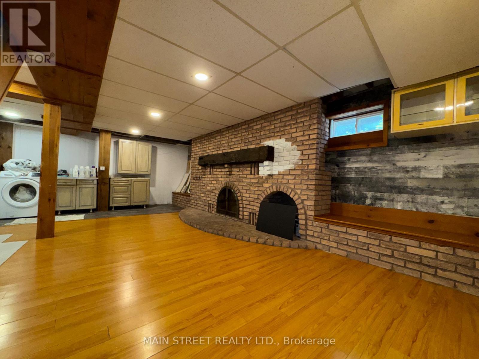 233 THOMS CRESCENT - Image 29