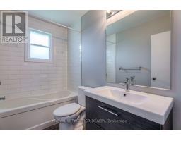 11 Jacksons Point Avenue, Georgina, ON L0E1L0 Photo 10
