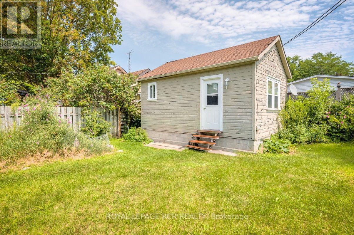 11 JACKSONS POINT AVENUE - 27