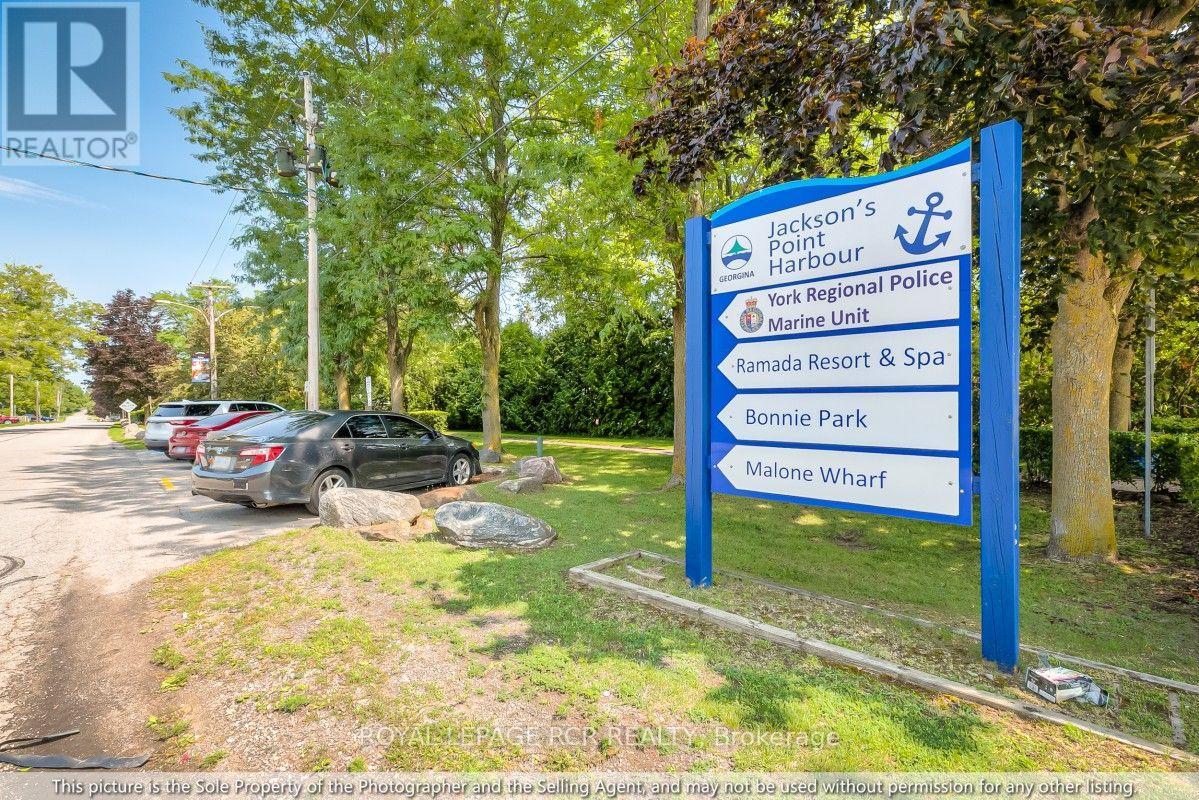 11 JACKSONS POINT AVENUE - 36