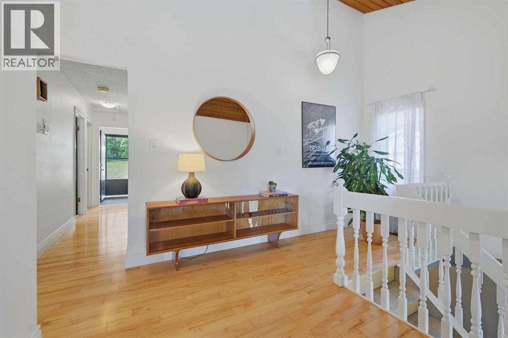 111 Coachwood Crescent SW - 14